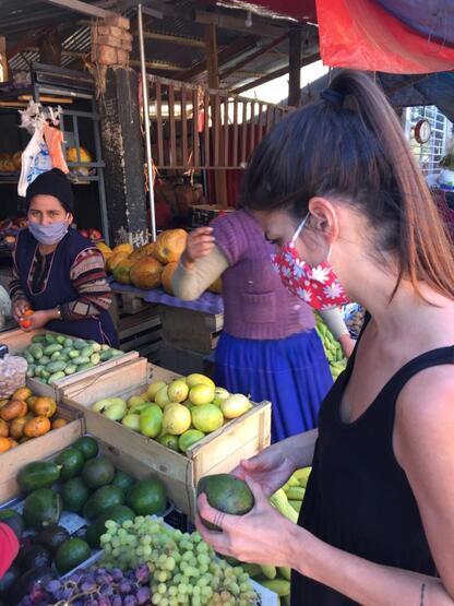 Barbara durante la scelta della "palta" giusta © Francesco Negri