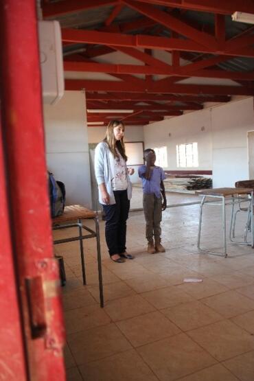 Regula Käser lors d'un dépistage de la vue à l'école d'Impalila (Photo : Regula Käser/Comundo)