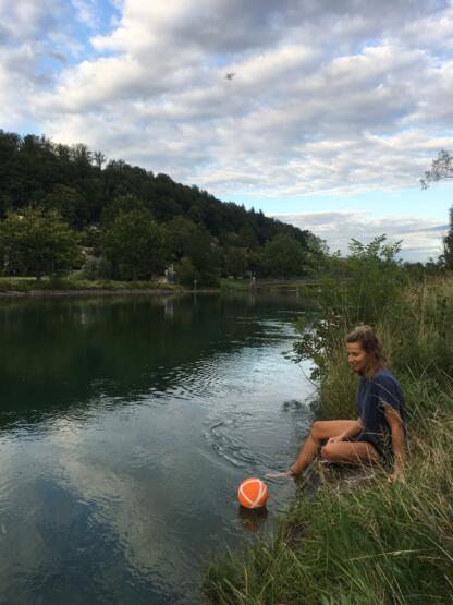 ... oder bei einem letzten Mal Aare-schwimmen in Aarau.