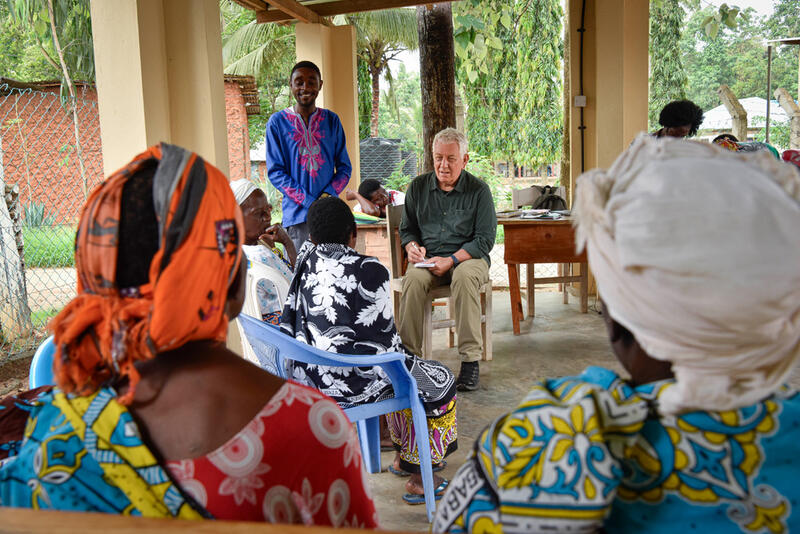 Au Kenya, les personnes âgées ne sont pas encore acceptées dans la société. Cela rend leur vie difficile à bien des égards.