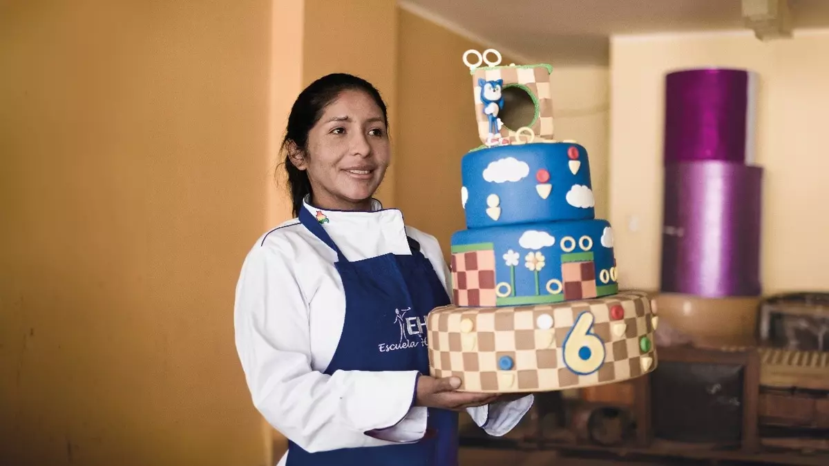 Visibilmente orgogliosa: come pasticcera e manager di eventi, Martha può ora condurre una vita autodeterminata