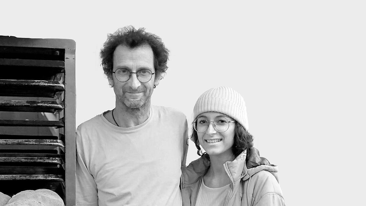 Lucie et Olivier Hofmann, la soeur et le père de la coopérante Marisol Hofmann, s'engagent pour sensibiliser au travail de Marisol en Suisse.