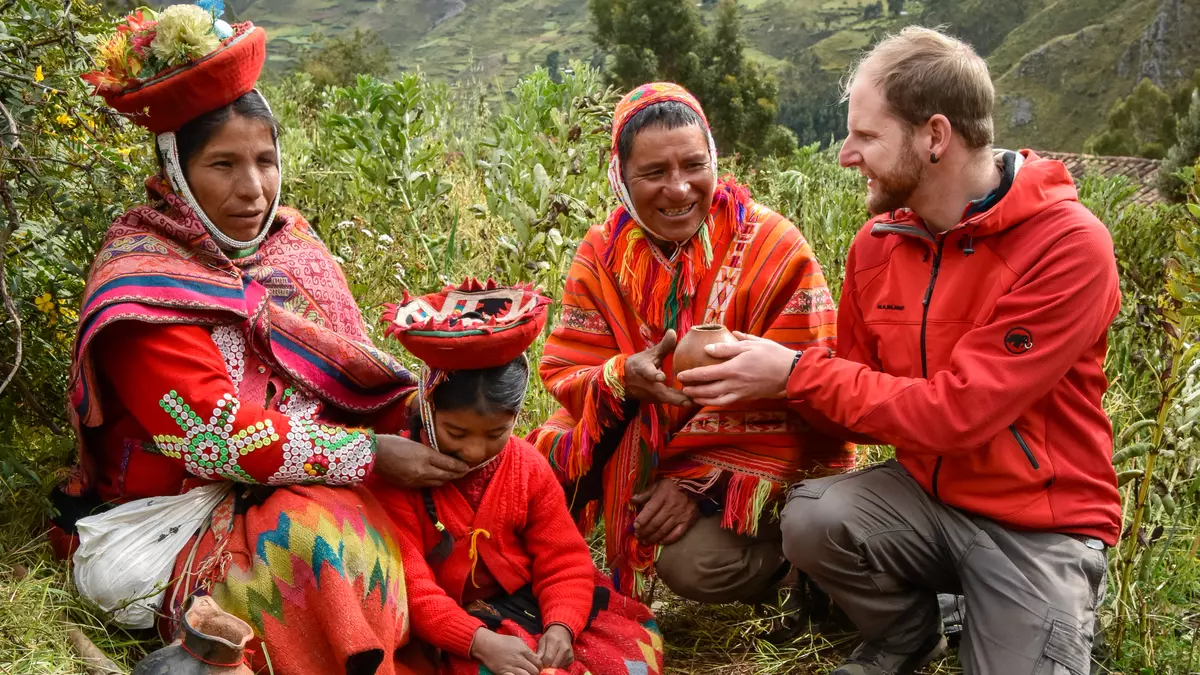 Symbolbild: Die Comundo-Fachperson Marc Fessler unterstützte in Peru indigene Familien bei der Entwicklung neuer Einkommensquellen.