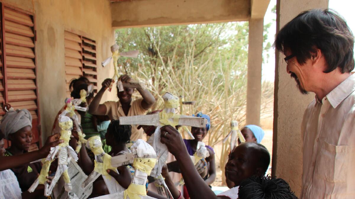 Olivier Barman (coopérant E-changer) accompagnant un collectif de femmes près de Ouagadougou au Burkina Faso en 2017